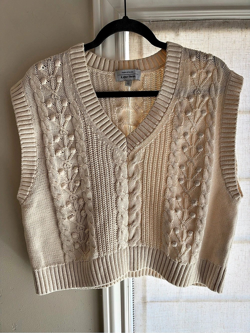& Other Stories Cable Knit V-Neck Sweater Vest in Cream Size Medium